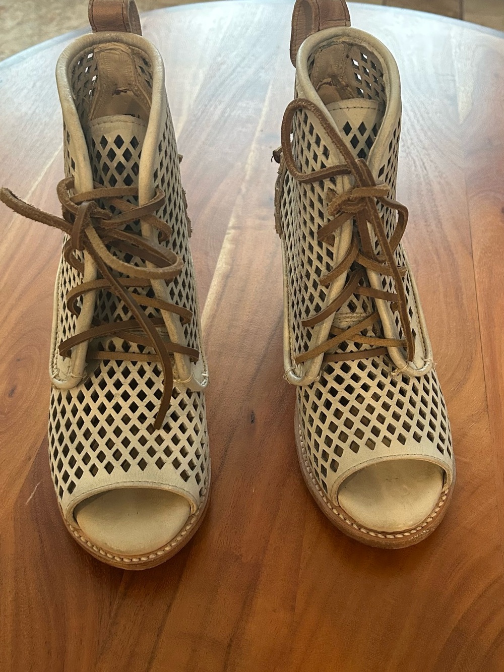 Freebird by Steven Benni leather/perforated buckled sandal bootie, Sz 8, GUC